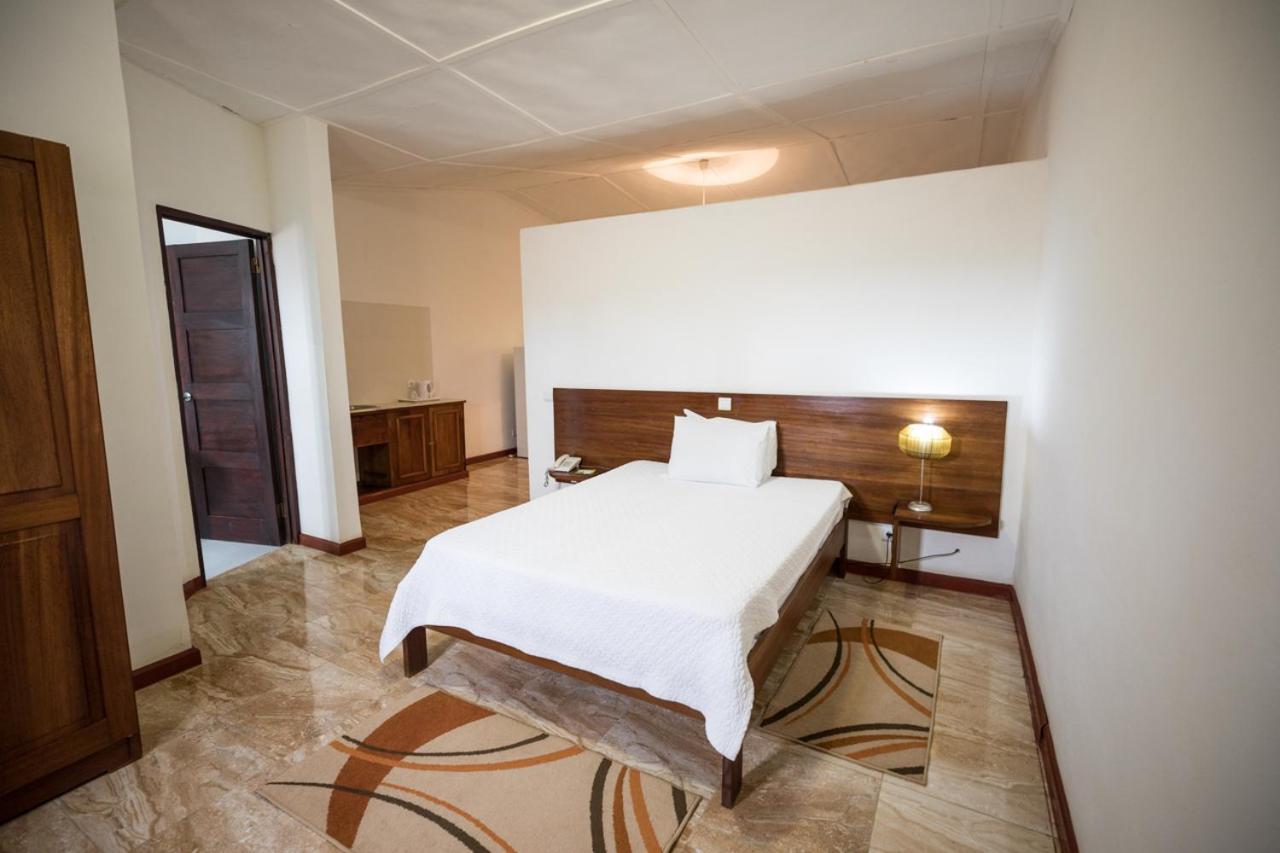 Hotel Praia Сао Томе Екстериор снимка