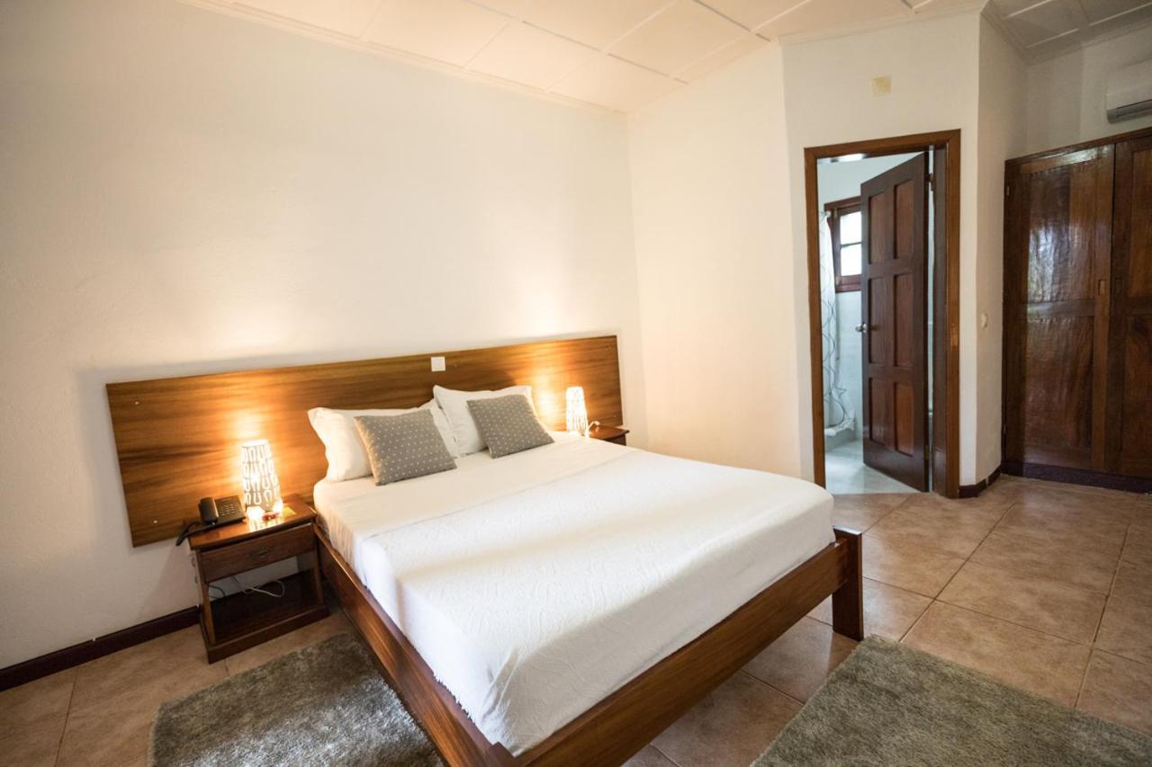 Hotel Praia Сао Томе Екстериор снимка